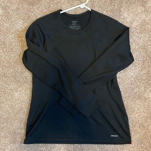 Patagonia Capilene mid-weight base layer long sleeve- black size medium women’s